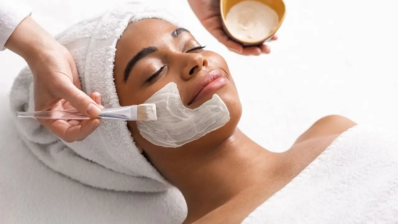 Does Facial for Skin Whitening Tighten Skin?