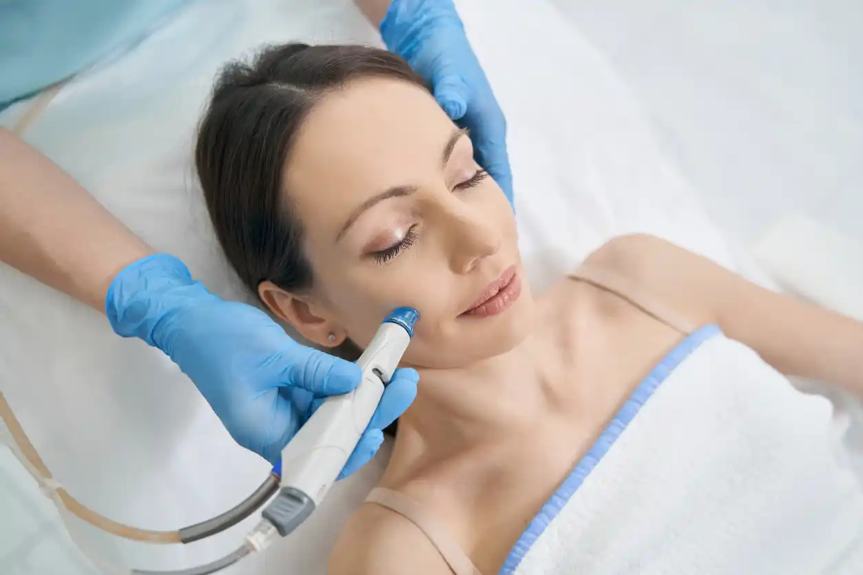 How HydraFacial Outshines Traditional Facials